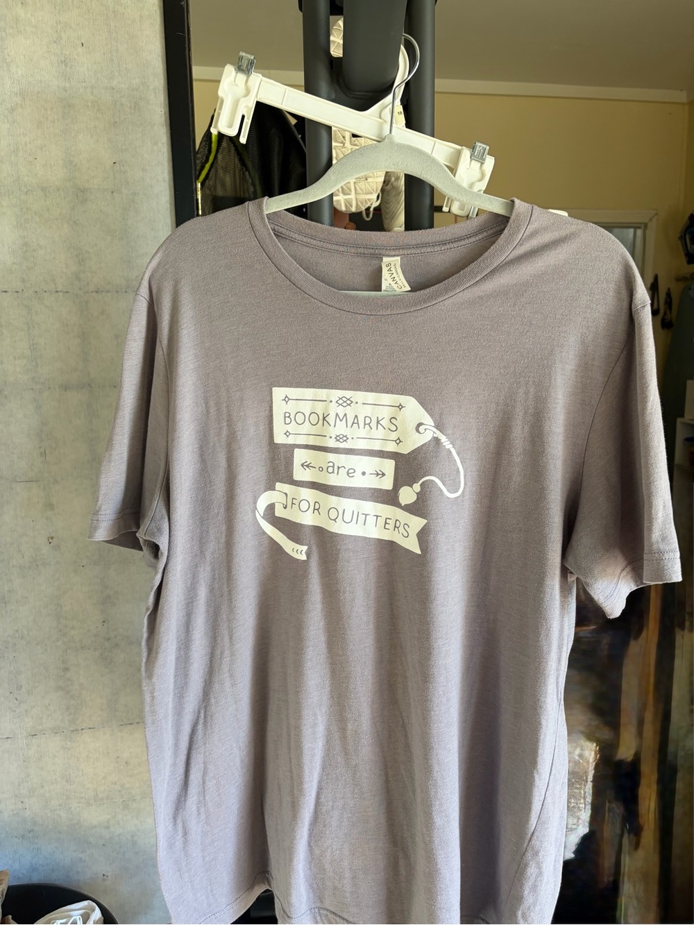 Unbranded Women’s Gray Graphic T‑Shirt - 'Bookmarks Are For Quitters'